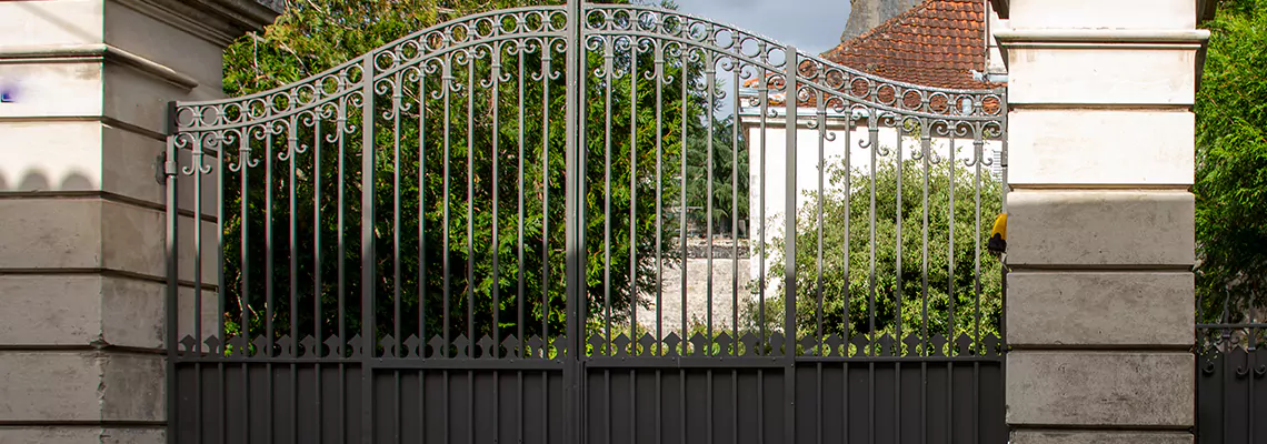 Wooden Swing Gate Repair in Pine Hills, FL